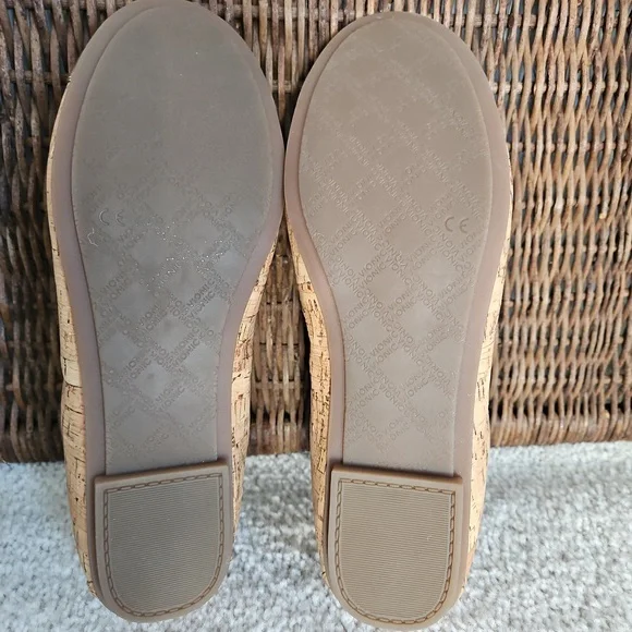 Vionic Cork Print with Gold Toe Ballerina Flats - Size 10 - Picture 6 of 6